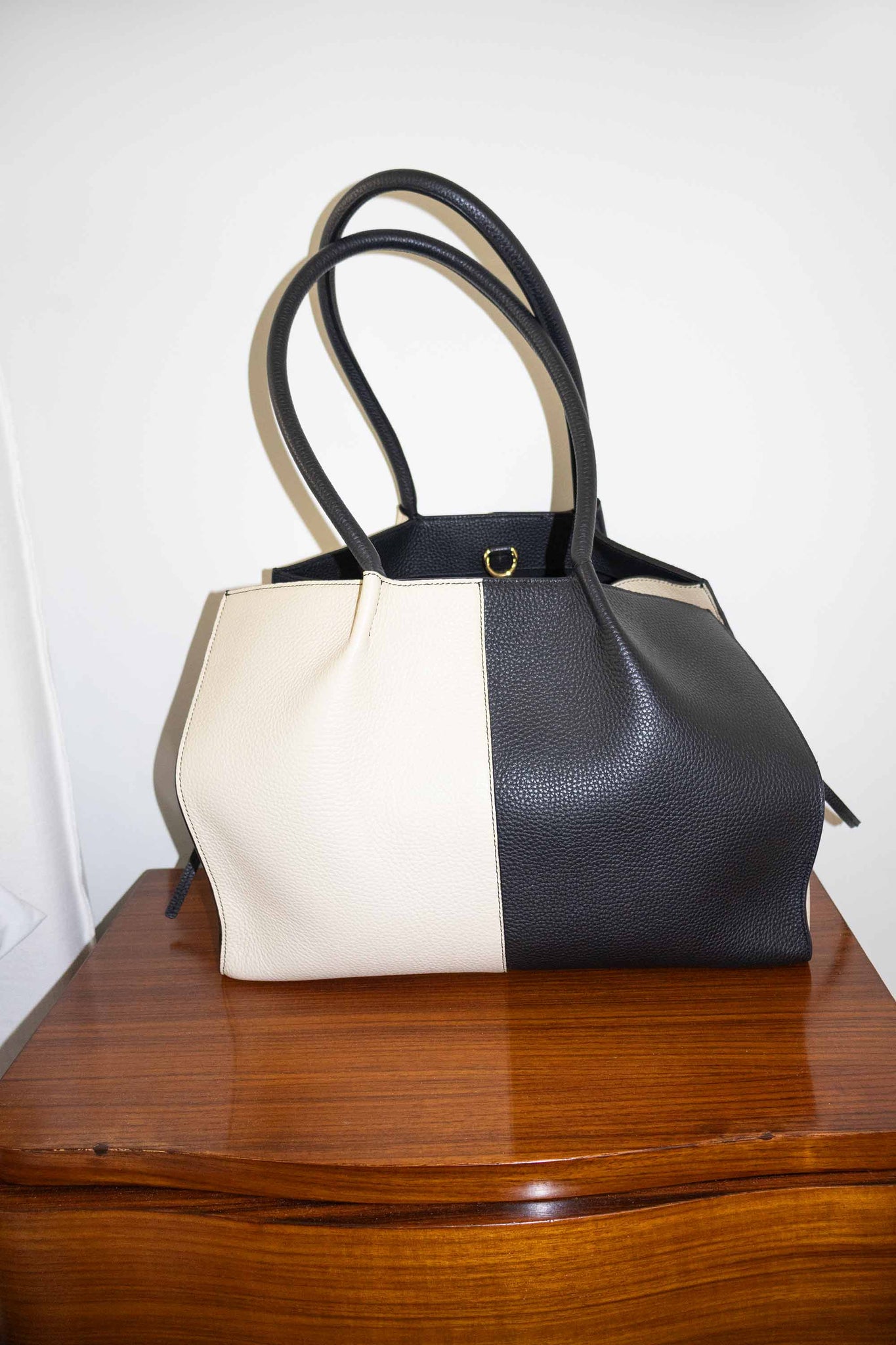 Ivory and Black Grained Large Tote Sample